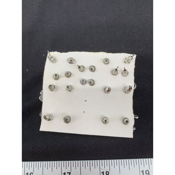 10 Pairs Halloween Fun Post Earring Sets Skulls Black Silver Cats Bats Paws Pear - Picture 2 of 3